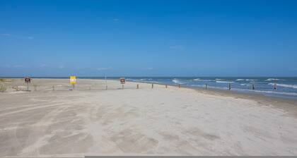 Unforgettable Vacation Getaway in Treasure Island