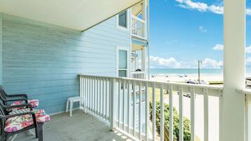 House | Terrace/patio