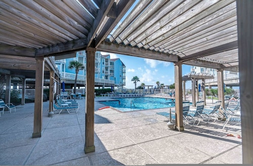 Beautiful Blue Heron Sleeps 6 Great Views