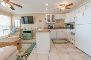 Private kitchen - A Beachside Retreat (Galveston)
