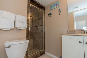 Bathroom - A Beachside Retreat (Galveston)