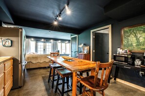 Interior - Robin's Nest: A Private Lakeview Apartment in the Heart of Wasilla, Alaska (Wasilla)