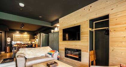 Robin's Nest: A Private Lakeview Apartment in the Heart of Wasilla, Alaska