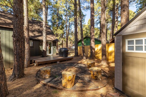 Whispering Pines | Fire Pit & EV Charger | Near NAU & Trails