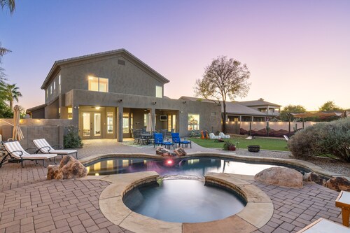 Sauna, fitness room, Hot Tub!