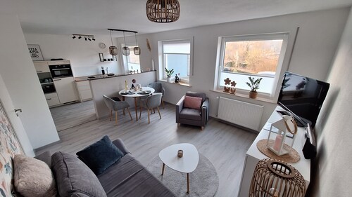 Moderne Ferienwohnung âDiemelaueâ an der Diemel gelegen, eigener Gartensitzplatz