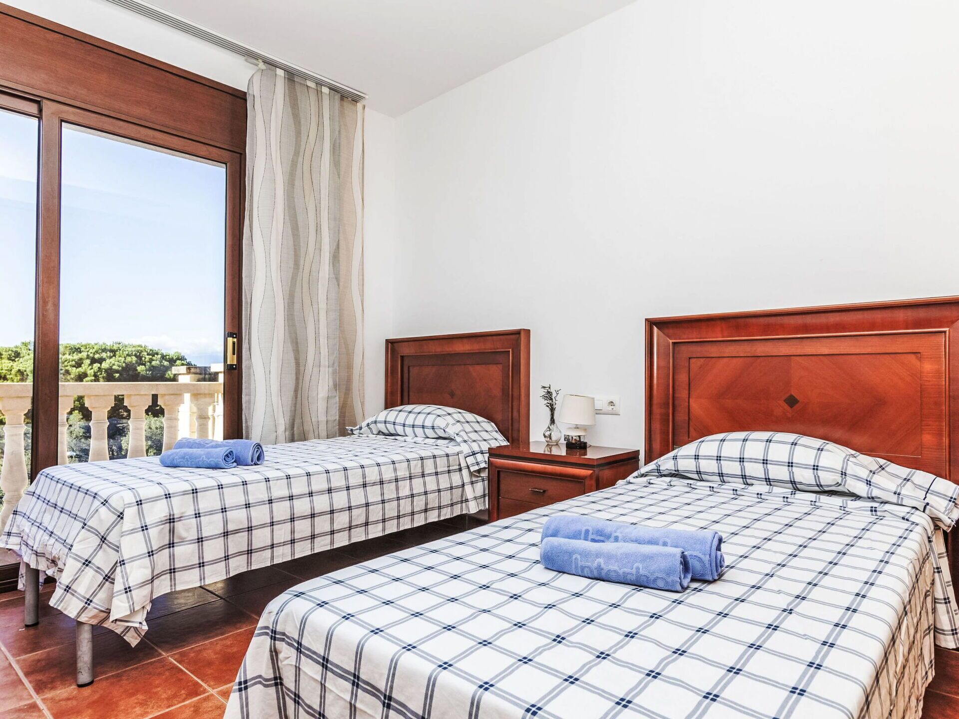Appartement, Recours, Meubles, Lit, Hôtel, Cadre De Lit, Chambre, Balcon, Villa, Dortoir