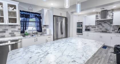 Beautiful 4-bedroom house in Heart of Miami Gardens with POOL, AC and WiFi