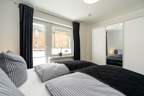 1 bedroom, iron/ironing board, WiFi - Möwe - Modern, freshly renovated 2-room apartment with balcony and WLAN in (Sylt)