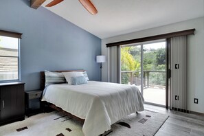 4 bedrooms, desk, free WiFi, bed sheets