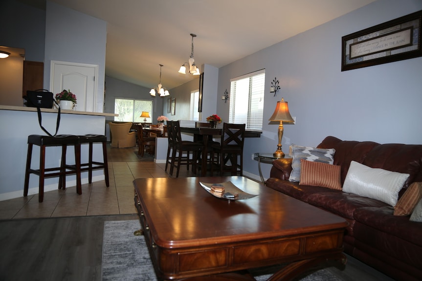 Lady Ts Serenity Getaway Near Tus Airport. Spacious 4be Home In Charming Tucson - Tucson, AZ