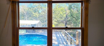 Tranquil 2-bedroom cabin on an acre in serene Pottsboro, 4 mins to Lake Texoma!