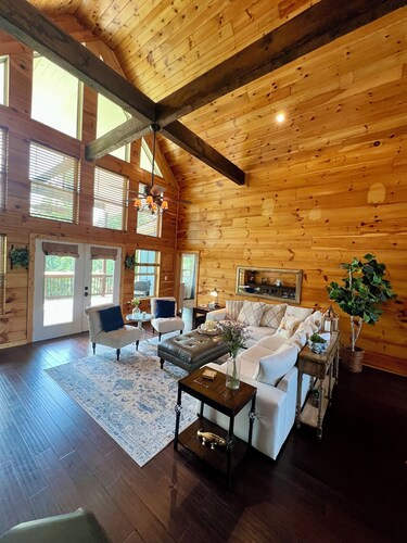 Spacious 5-bedroom rustic retreat on 10 acres in charming Dallas