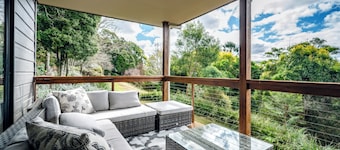 Soar Above the Dorrigo Plateau in a Mountain Retreat in 300 acres of Rainforest!
