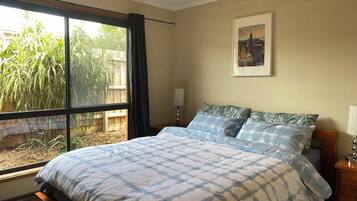 3 bedrooms, iron/ironing board, WiFi