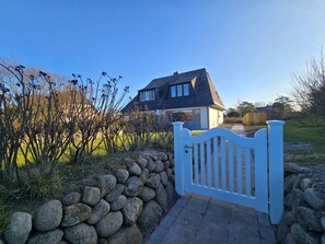 Exterior - Vacation home Am Dorfteich 16a Wenningstedt - Welcome to your vacation home in Wenningstedt! (Wenningstedt-Braderup (Sylt))