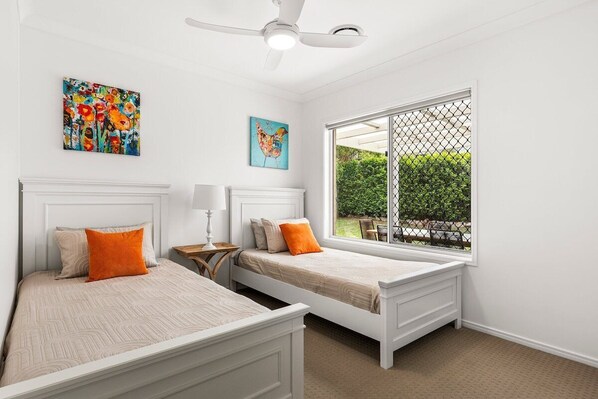 3 bedrooms, iron/ironing board, WiFi, bed sheets