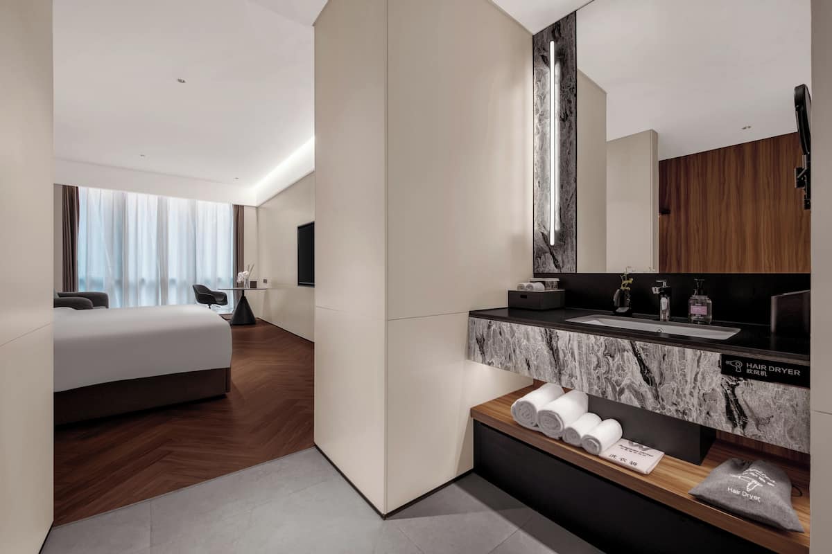 Colchones con pillow-top, minibar con artículos gratuitos y escritorio