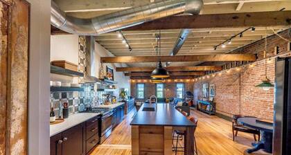the Loft @ 417 - uniquely renovated downtown loft