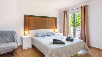 6 slaapkamers, een strijkplank/strijkijzer, gratis wifi, beddengoed