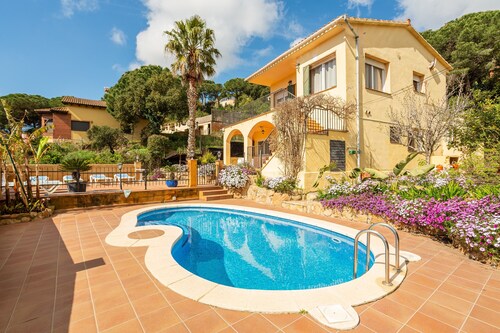 Holiday Home 'Disfruta De La Costa Brava' with Sea View, Private Pool and Wi-Fi