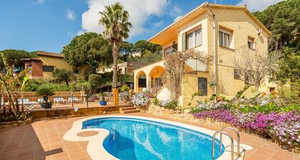 Holiday Home 'Disfruta De La Costa Brava' with Sea View, Private Pool and Wi-Fi