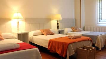 4 Schlafzimmer, Bügeleisen/Bügelbrett, kostenloses WLAN, Bettwäsche