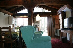 Interior - Cottage 'La Morada Del Molinero' with Private Garden and Wi-Fi (Saldaña)