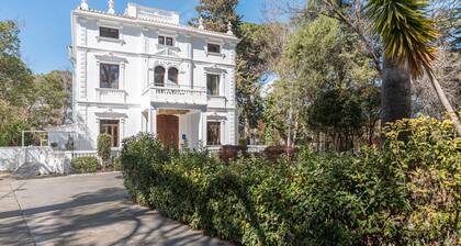 Room 'Luna' with Mountain View, Wi-Fi and Air Conditioning