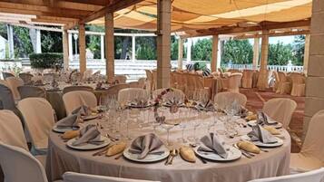 Espace banquet en plein air