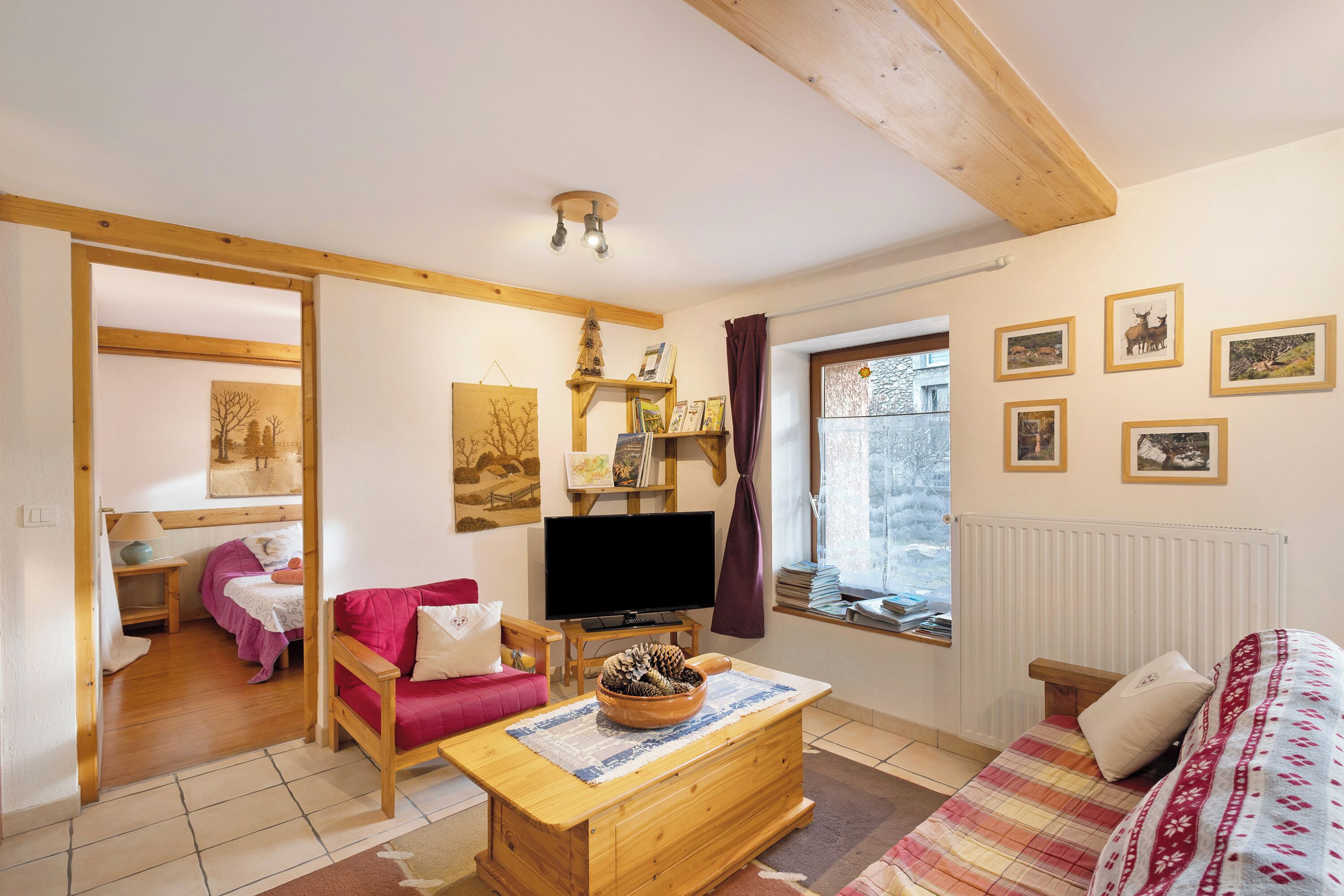 2 bedrooms, iron/ironing board, free WiFi