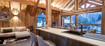 Chalet '-Spa Le Cervin' with Mountain View, Private Terrace and Wi-Fi