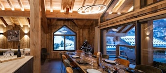 Chalet '-Spa Le Cervin' with Mountain View, Private Terrace and Wi-Fi