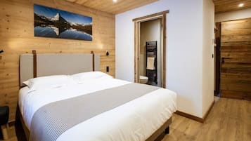 6 bedrooms, iron/ironing board, free WiFi, bed sheets