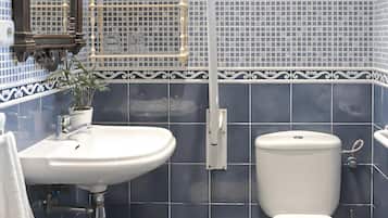 Een douche, handdoeken