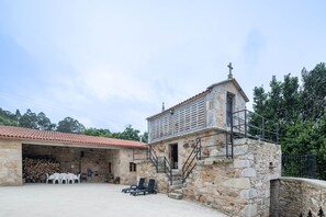 Exterior - Country House 'Arijón' with Sea View, Private Pool and Wi-Fi (Arteixo)