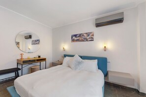 1 bedroom, iron/ironing board, free WiFi, bed sheets - Guest House 'Sunset On The Lake' with Lake View, Private Terrace and Wi-Fi (Belgirate)