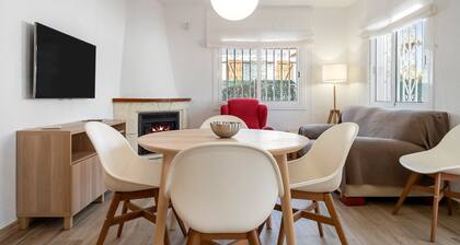 Apartment 'La Lola' with Private Terrace, Wi-Fi and Air Conditioning