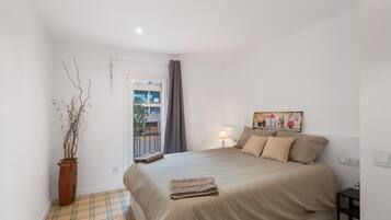 2 slaapkamers, een strijkplank/strijkijzer, gratis wifi, beddengoed