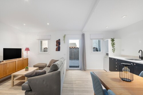 Apartment 'Cal Brigida' with Mountain Views, Wi-Fi and Air Conditioning