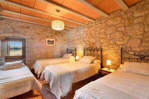 8 habitaciones, wifi gratis y ropa de cama 