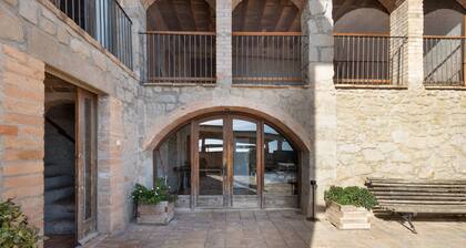 Country House 'Cal Cirera' with Mountain View, Wi-Fi and Air Conditioning