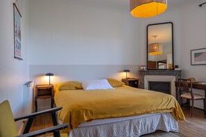 5 bedrooms, iron/ironing board, free WiFi, bed sheets