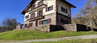 Country House 'Autxikoborda I' with Mountain View, Private Garden and Wi-Fi