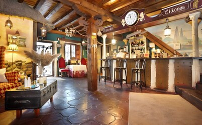 Suite 1 Apartment with Mountain Views and Wi-Fi