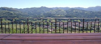 Country House 'Autxikoborda' with Mountain View, Private Garden and Wi-Fi