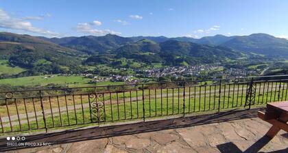 Country House 'Autxikoborda' with Mountain View, Private Garden and Wi-Fi