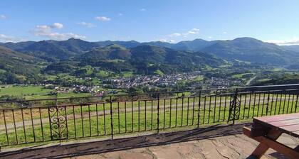 Country House 'Autxikoborda' with Mountain View, Private Garden and Wi-Fi