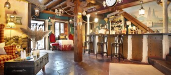 Suite 2 with Mountain Views, Shared Terrace and Wi-Fi