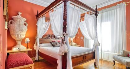 Suite 4 with Mountain Views, Shared Terrace, and Wi-Fi